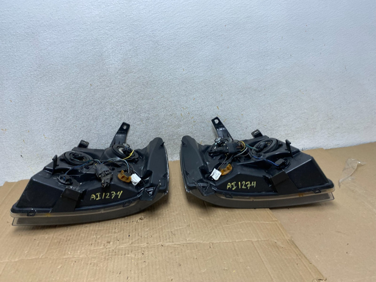 2007 to 2013 Chevrolet Suburban Tahoe Left+Right Set Headlights AI1274 DW9