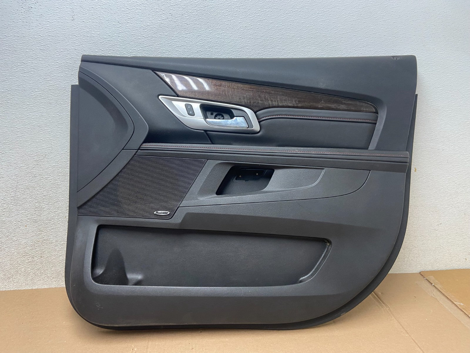 2012 to 2015 Chevrolet Equinox Front Right Passenger RH Door Panel R4914 DG0