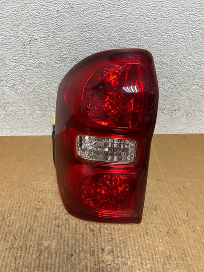 2004 2005 Toyota RAV4 Left Driver LH Side Tail Light AE2765 LK0