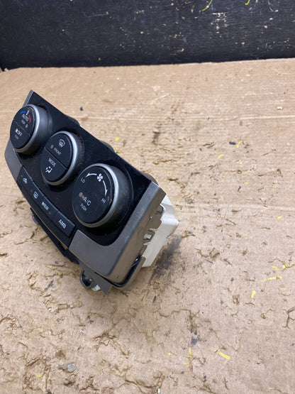 2008 to 2010 Mazda 5 A/C Heater Climate Control Panel OEM X1457 DG2