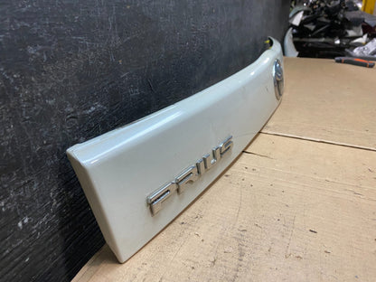 2010 to 2015 Toyota Prius Trunk Rear Tailgate Molding Panel 76801-00900 G5722 DG2