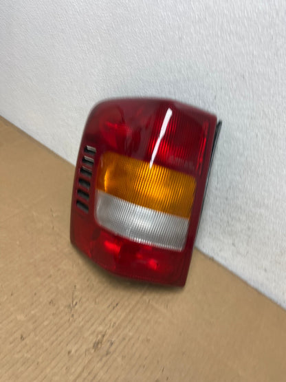 1999 - 2004 Jeep Grand Cherokee WJ Left Driver Lh Tail Light AD0907 LK1