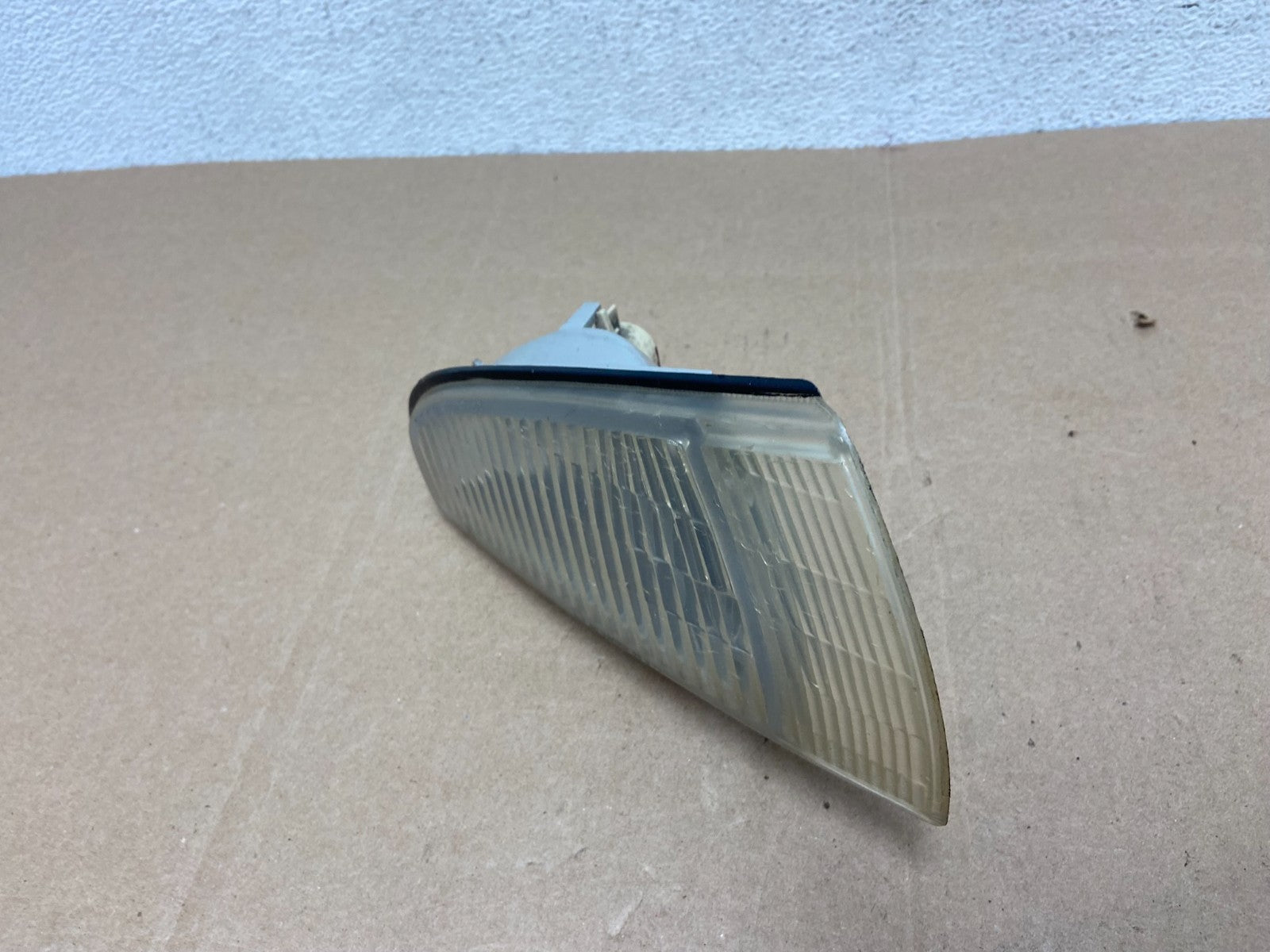 1995 to 1999 Buick Riviera Right Passenger Side Turn Signal Headlight AE48561