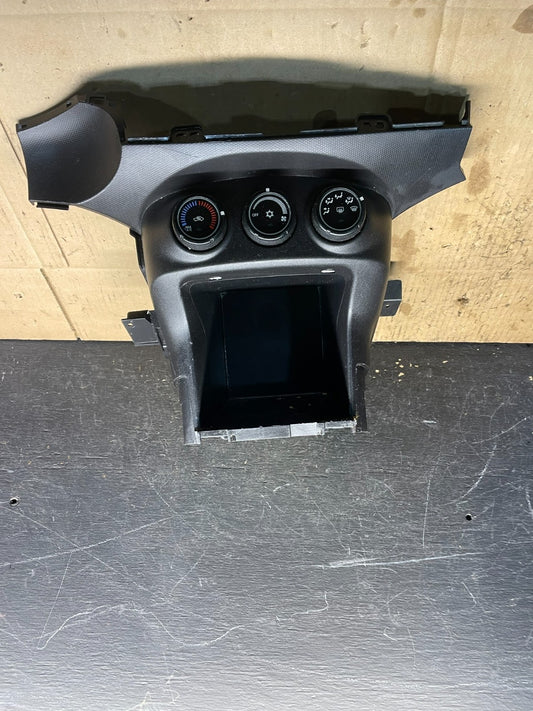 2014-2016 Mitsubishi Outlander A/C Heater Climate Control Radio Bezel W7089 DG0
