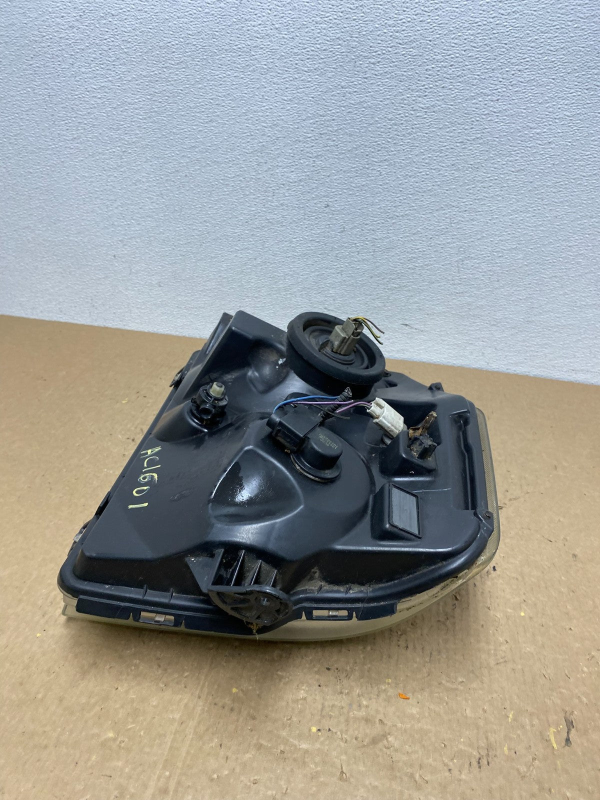 2008-2014 Ford Econoline E150 E250 E350 Left Driver LH Headlight OEM AC1601 DW8