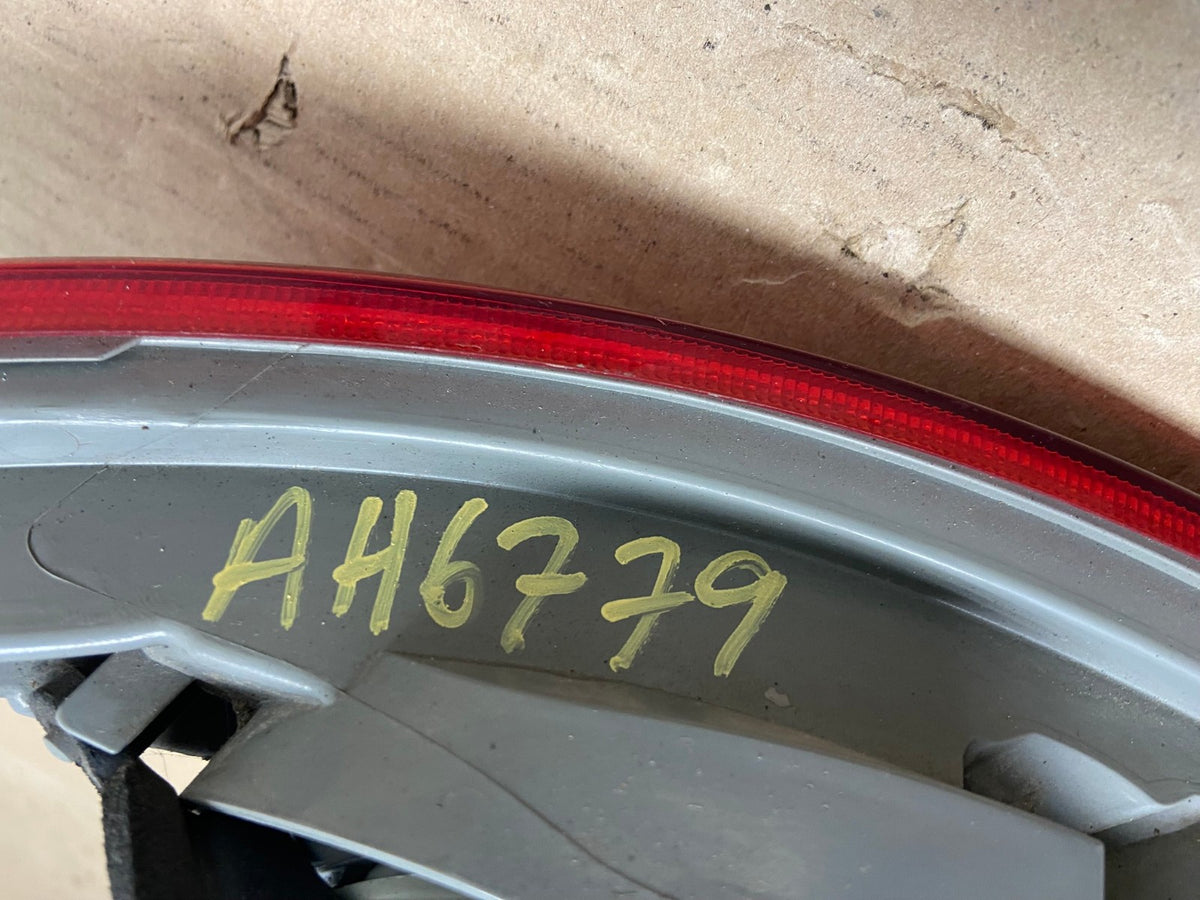 2009 to 2012 Toyota Venza Right Passenger RH Side Inner Tail Light AH6779 LK6