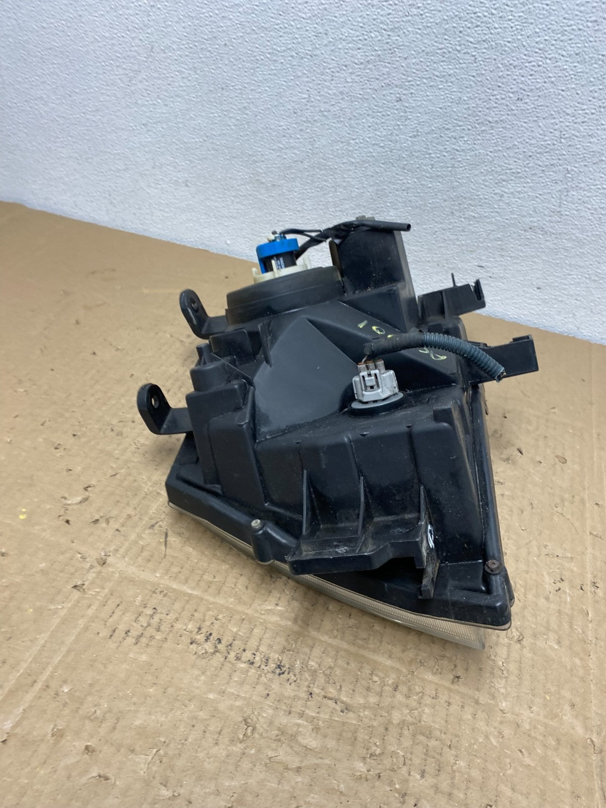 2005-2015 Nissan Xterra Right Passenger RH Headlight OEM AC4001 DW8