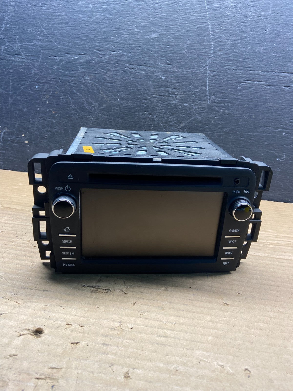 2013 to 2014 Buick Enclave Radio Stereo CD Player Screen Display AE4547 DG0