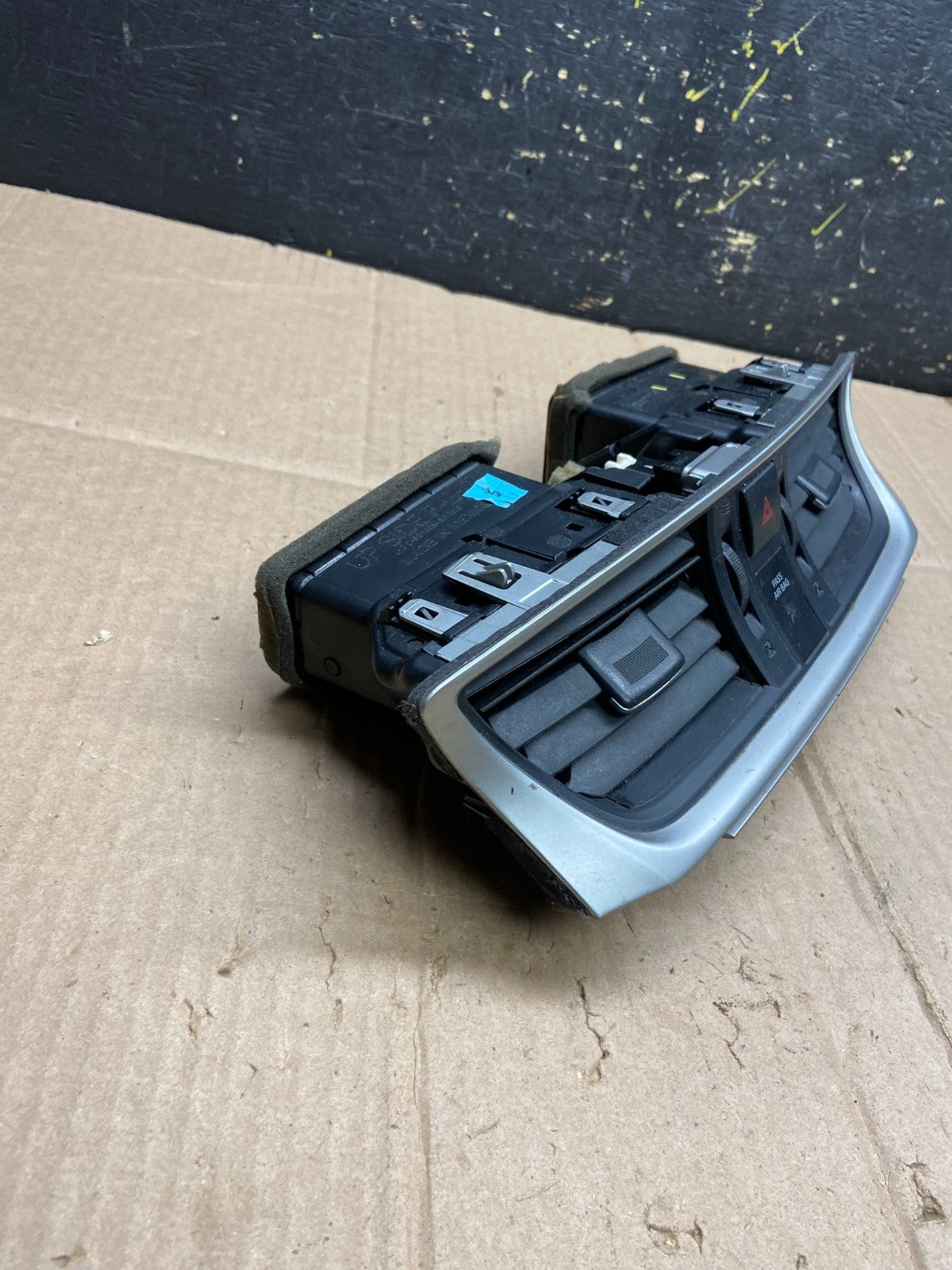 2013 to 2015 Nissan Sentra Air Vents Top Dash Center W/Hazzard Switch AA4817 DG1