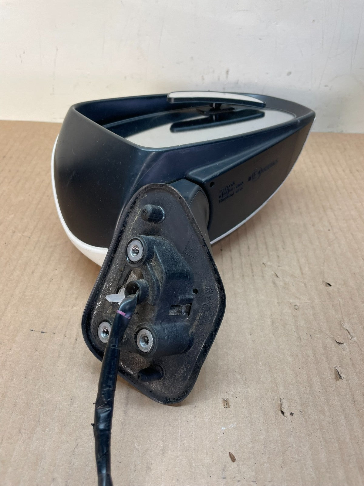 2010 to 2015 Toyota Prius Right Passenger RH Side View Door Mirror AJ1129 DG4