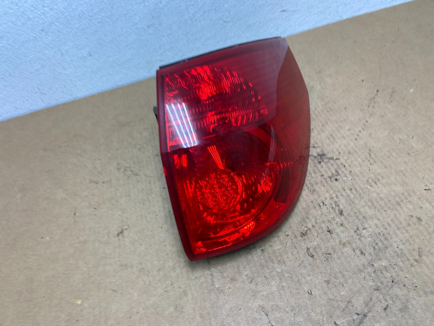 2006 - 2010 Toyota Sienna Right Passenger Side Tail Light AC3233 DW2