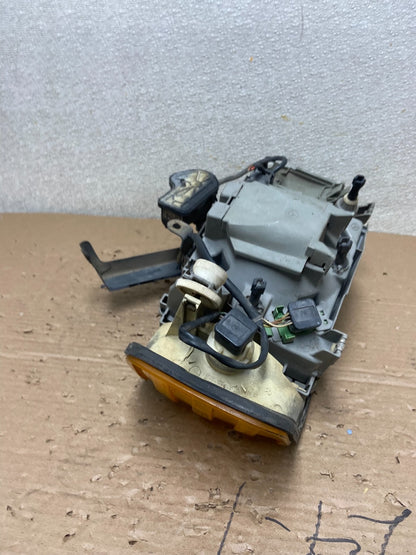 1986-1993 Mercedes S Class W126 Right Passenger Halogen Headlight AB1569 DG11