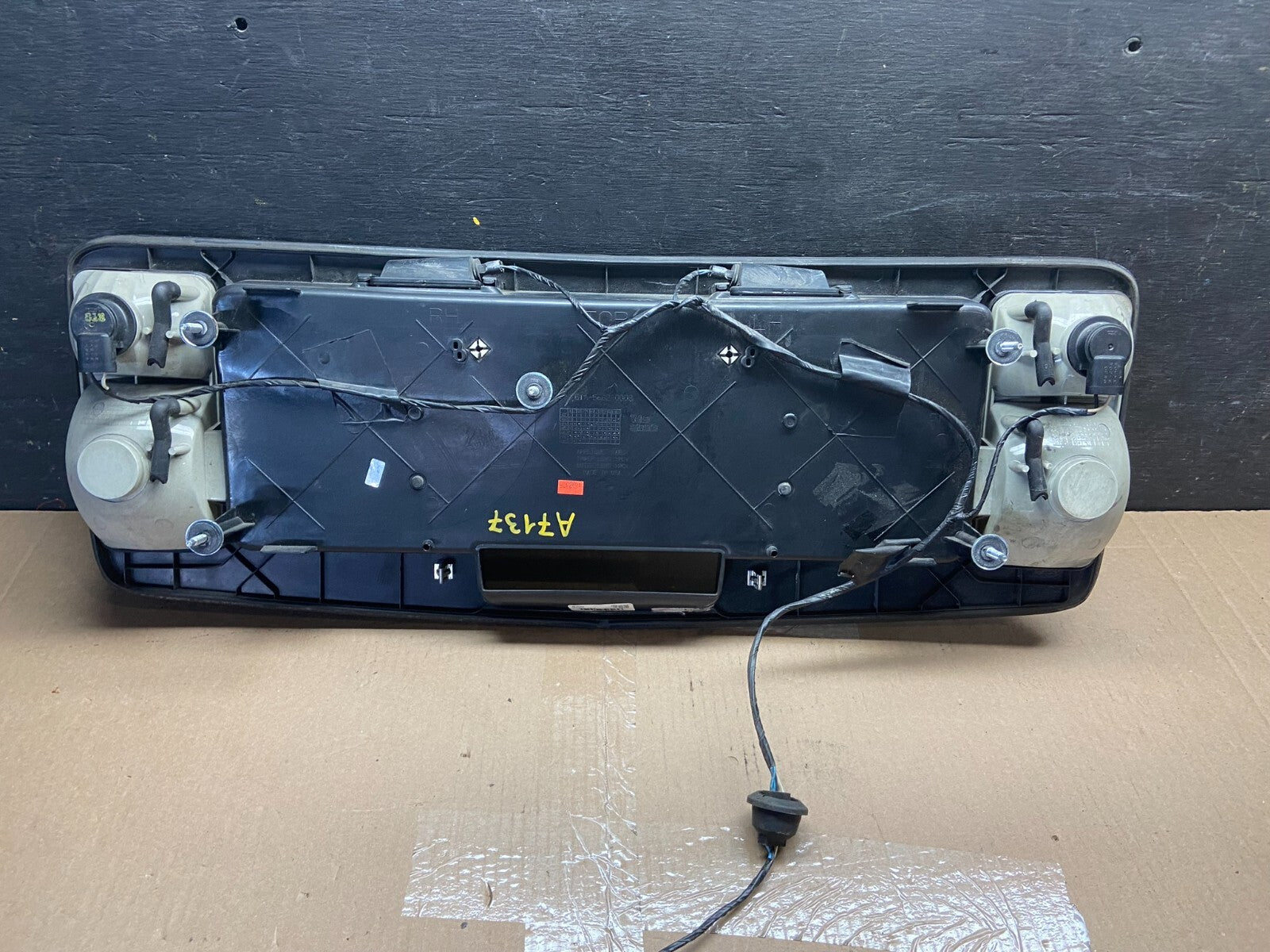 2004-2009 Cadillac SRX Trunk Panel Lid Backup License Plate A7137 OEM4