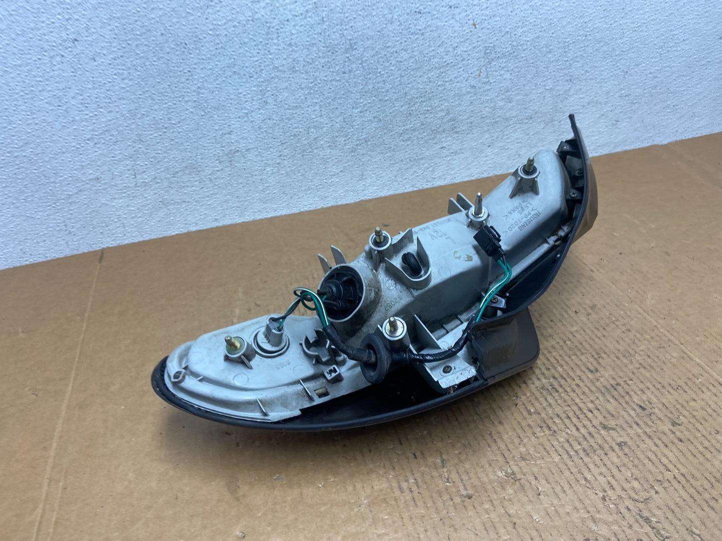 1997 to 2000 Dodge Avenger Left Driver LH Side Tail Light AE0202 DW4
