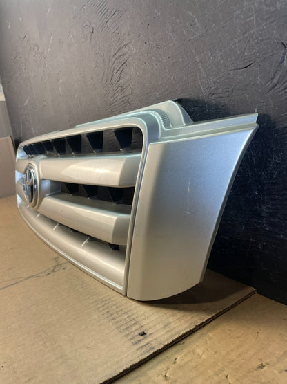2004 to 2007 Toyota Highlander Front Upper Grille Grill With Emblem ad0192 DG1