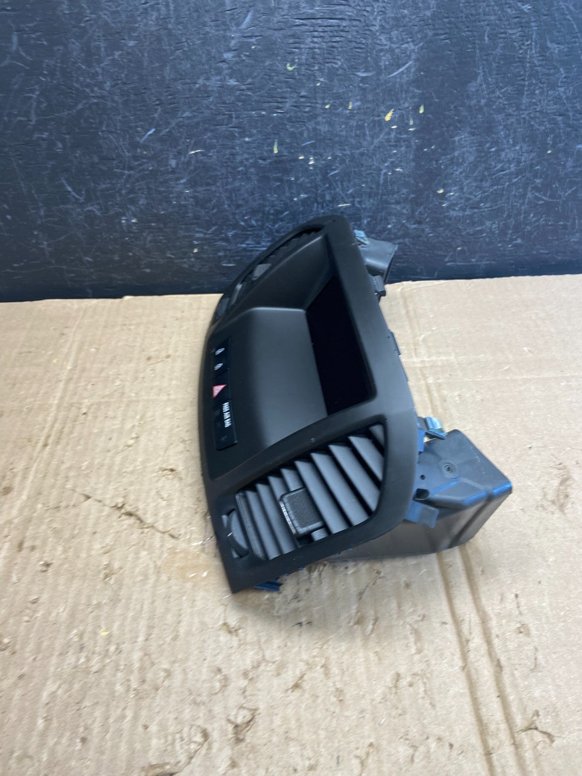 2011 to 2013 Buick Regal Radio Navigation Screen Display AE2023 DG2