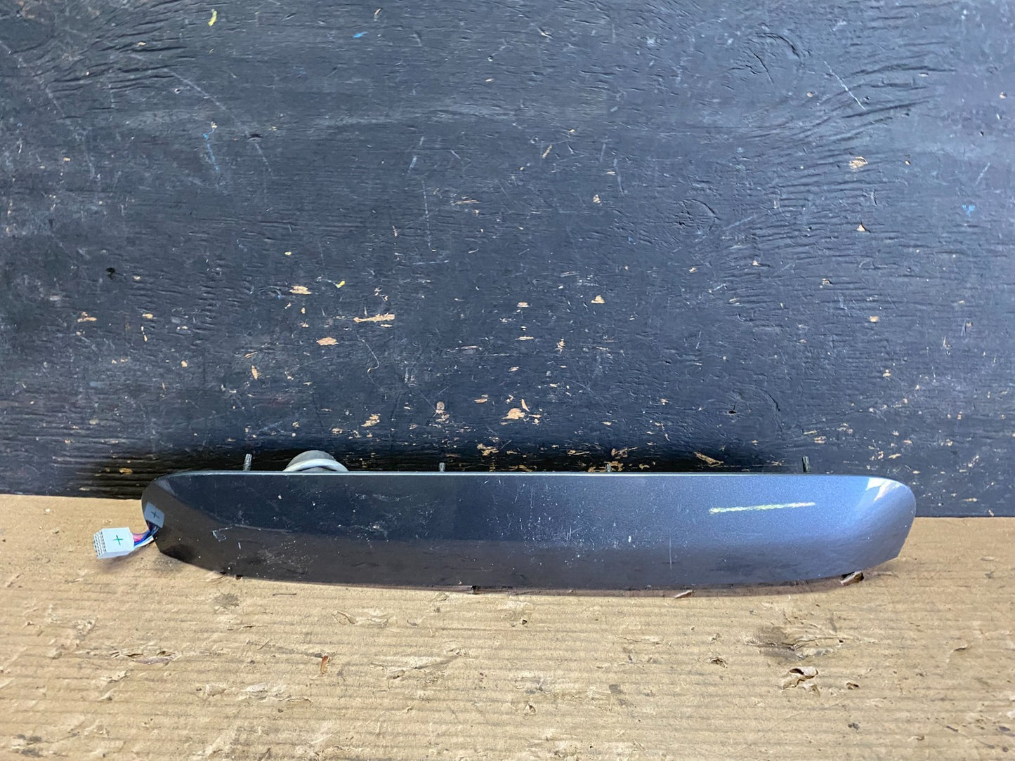 2008-2012 Buick Enclave Trunk Lid Finish Panel Moulding w/ Camera OEM S5844 DG0
