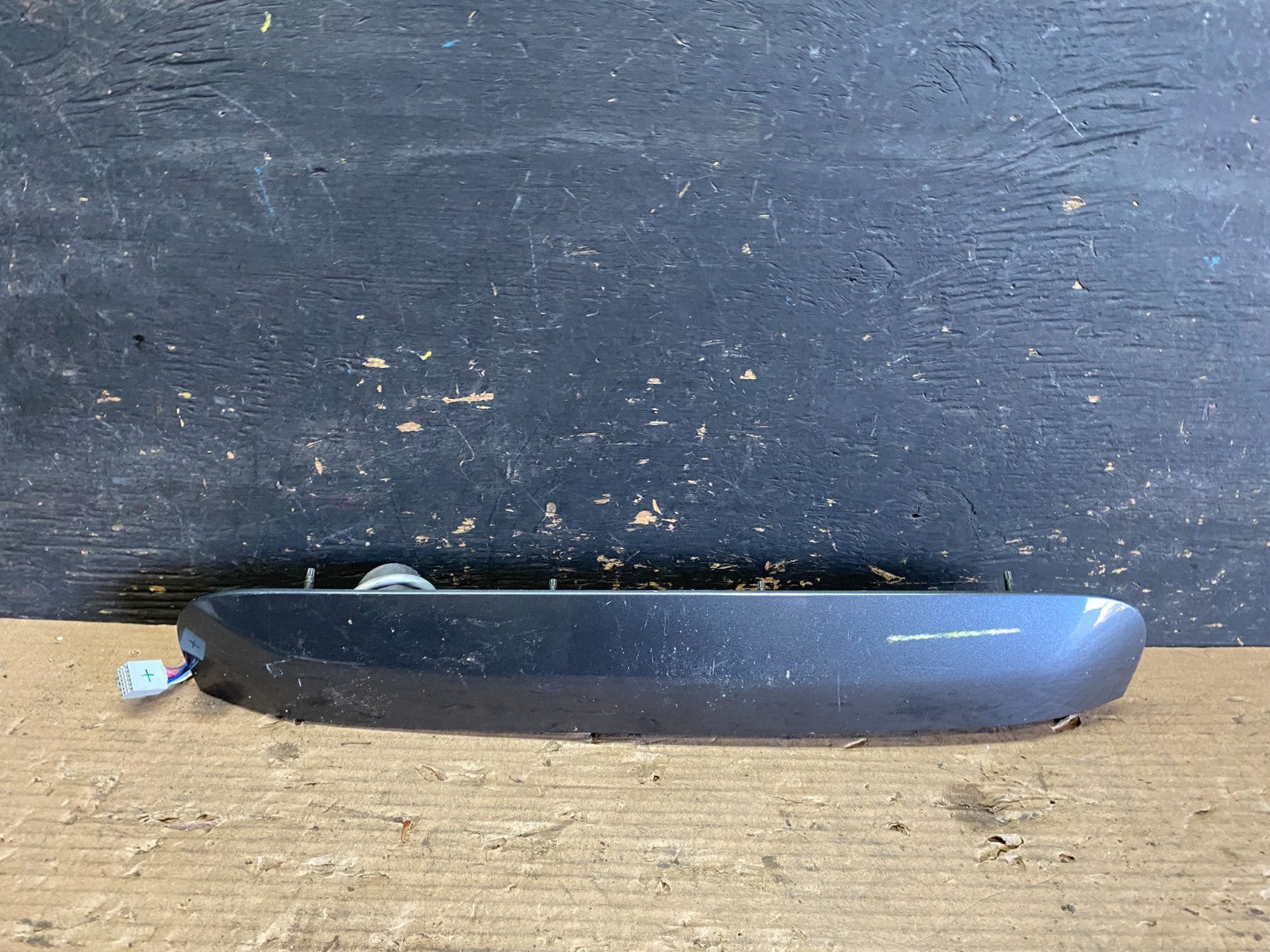 2008-2012 Buick Enclave Trunk Lid Finish Panel Moulding w/ Camera OEM S5844 DG0