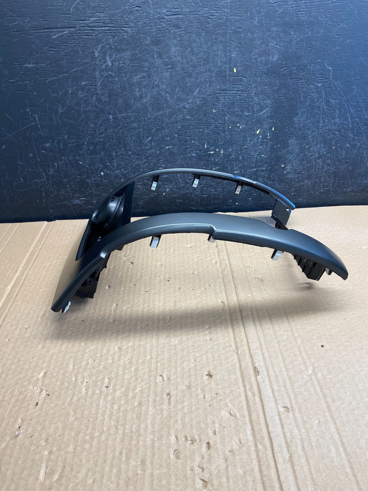 2011 to 2013 Kia Sorento Center Radio Climate Control Clock Trim AF6166 DG1