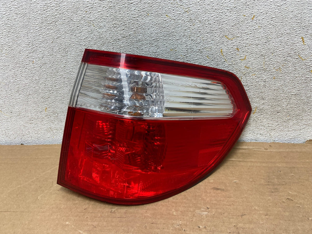 2005 2006 2007 Honda Odyssey Right Passenger RH Side Tail Light AH8476 LK0