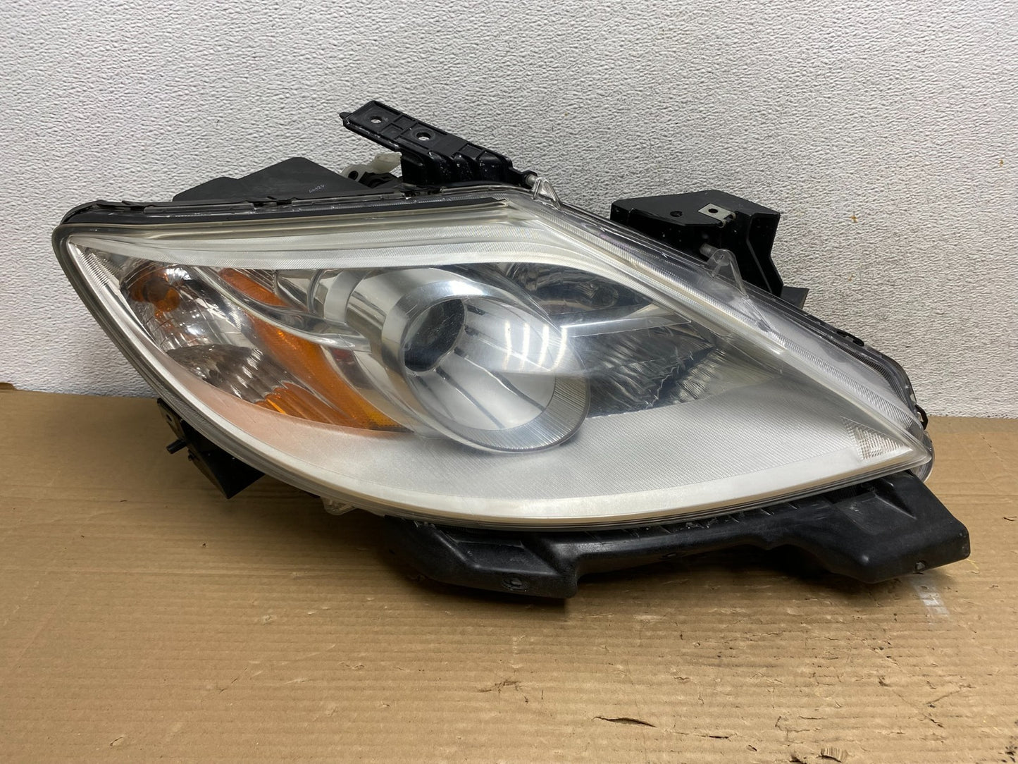 2010 - 2012 Mazda Cx9 Cx-9 Right Passenger RH Headlight Xenon HID AG9056 DW0
