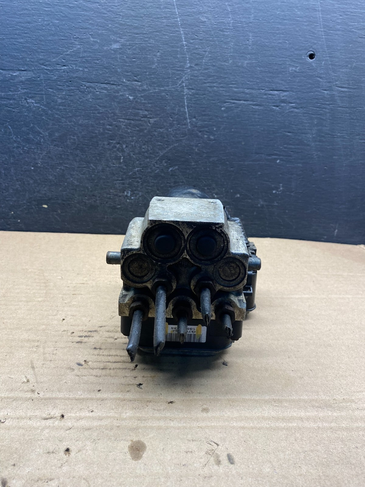 2005 - 2007 Chevrolet Silverado GMC Sierra ABS Anti-Lock Brake Module AE2229 DW1