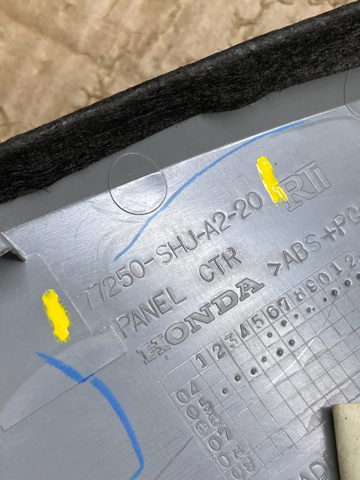 2005 to 2010 Honda Odyssey Radio Climate Control Dash Trim Bezel v7470 DG6