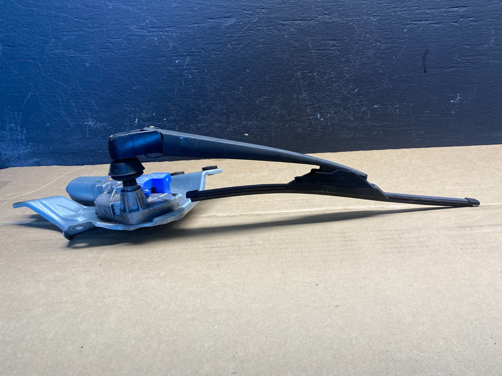 2010 to 2014 Subaru Legacy Outback Rear Wiper Motor AD3520 DG3