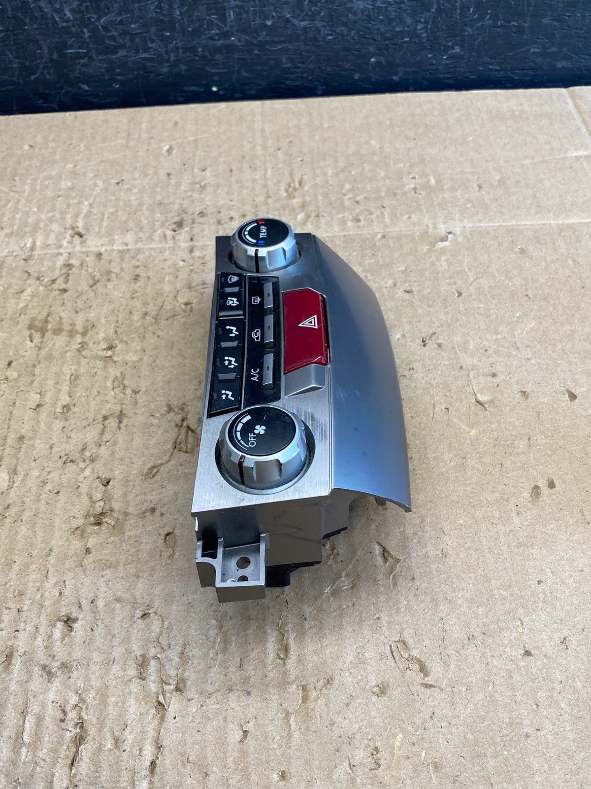 2010 - 2014 Subaru Outback Legacy A/C Heater Climate Control Unit AC9198 DG1