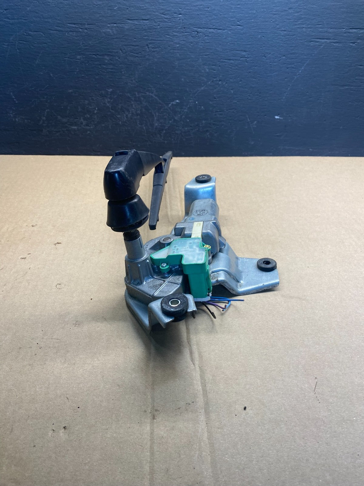 2007 to 2013 Mitsubishi Outlander Rear Windshield Wiper Motor ac0949 DG5