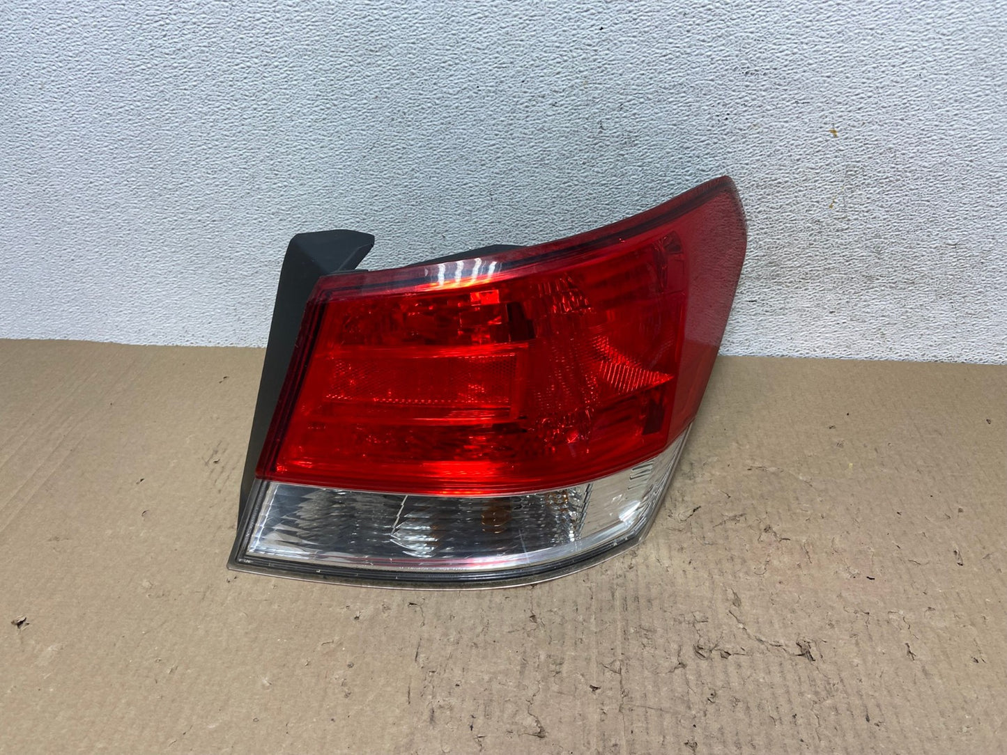 2010 to 2014 Subaru Legacy Right Passenger Rh Side Tail Light AE9814 LK0