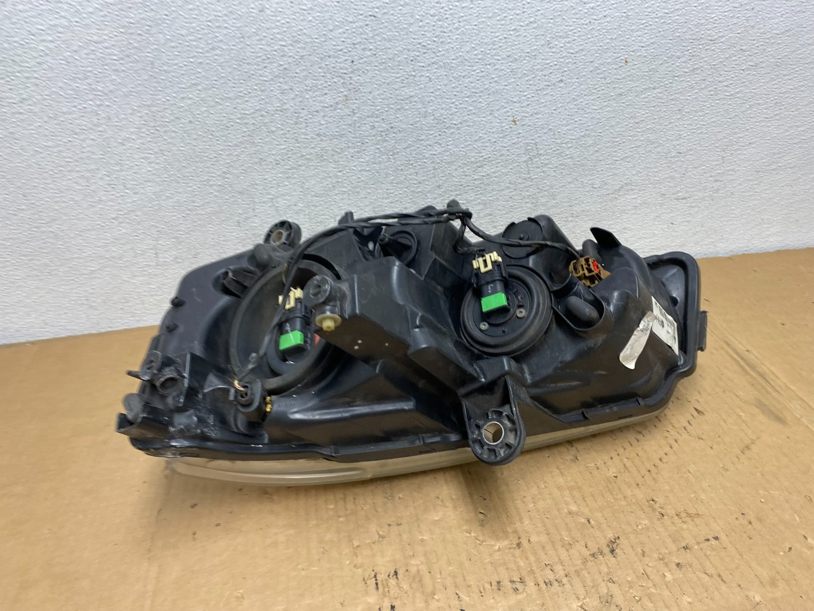 2011 to 2016 Chrysler Town and Country Right Passenger Headlight AD1078 DW6