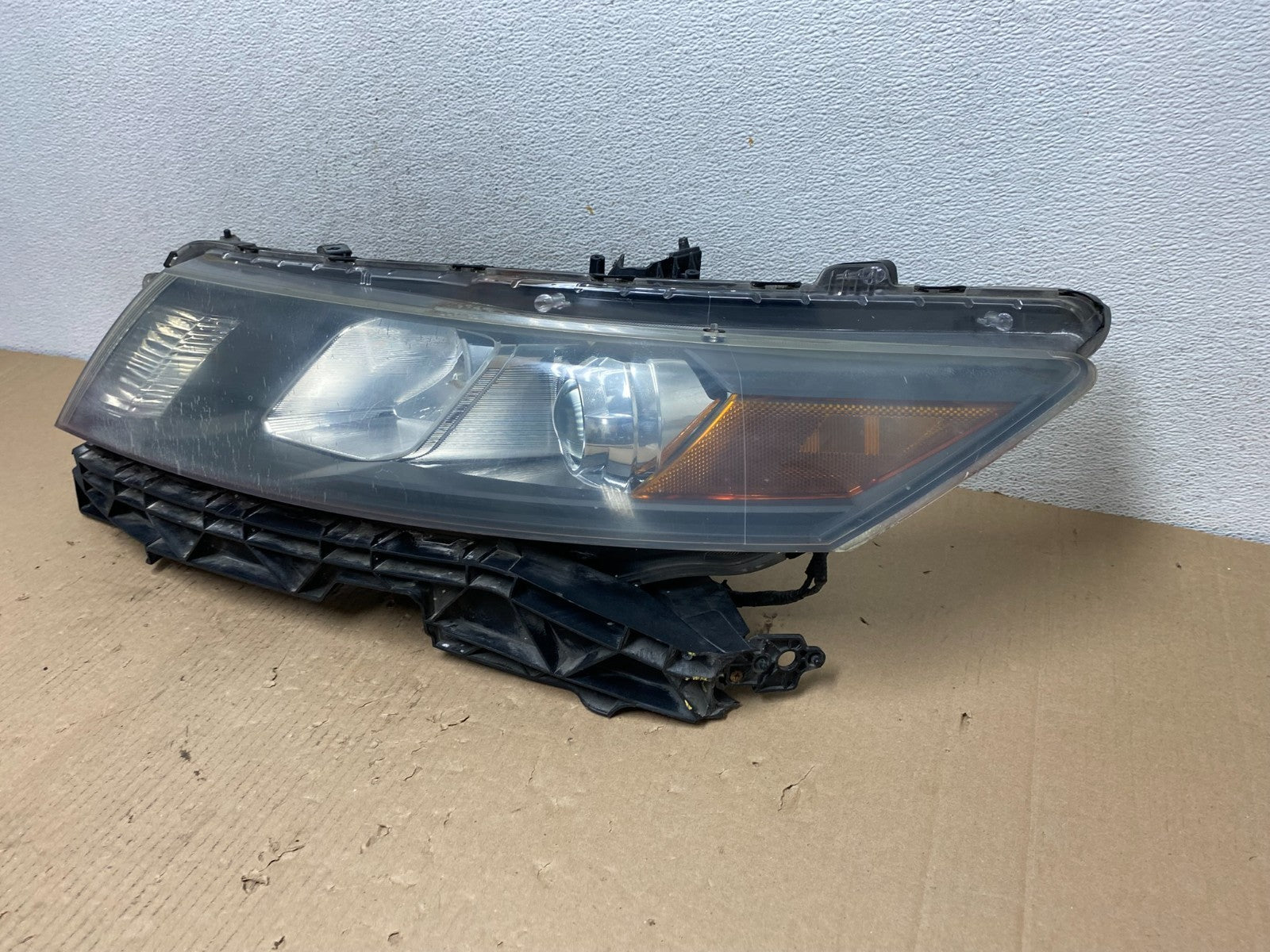 2010 - 2012 Honda Accord Crosstour Left Driver LH Side Headlight AF3185 DW1