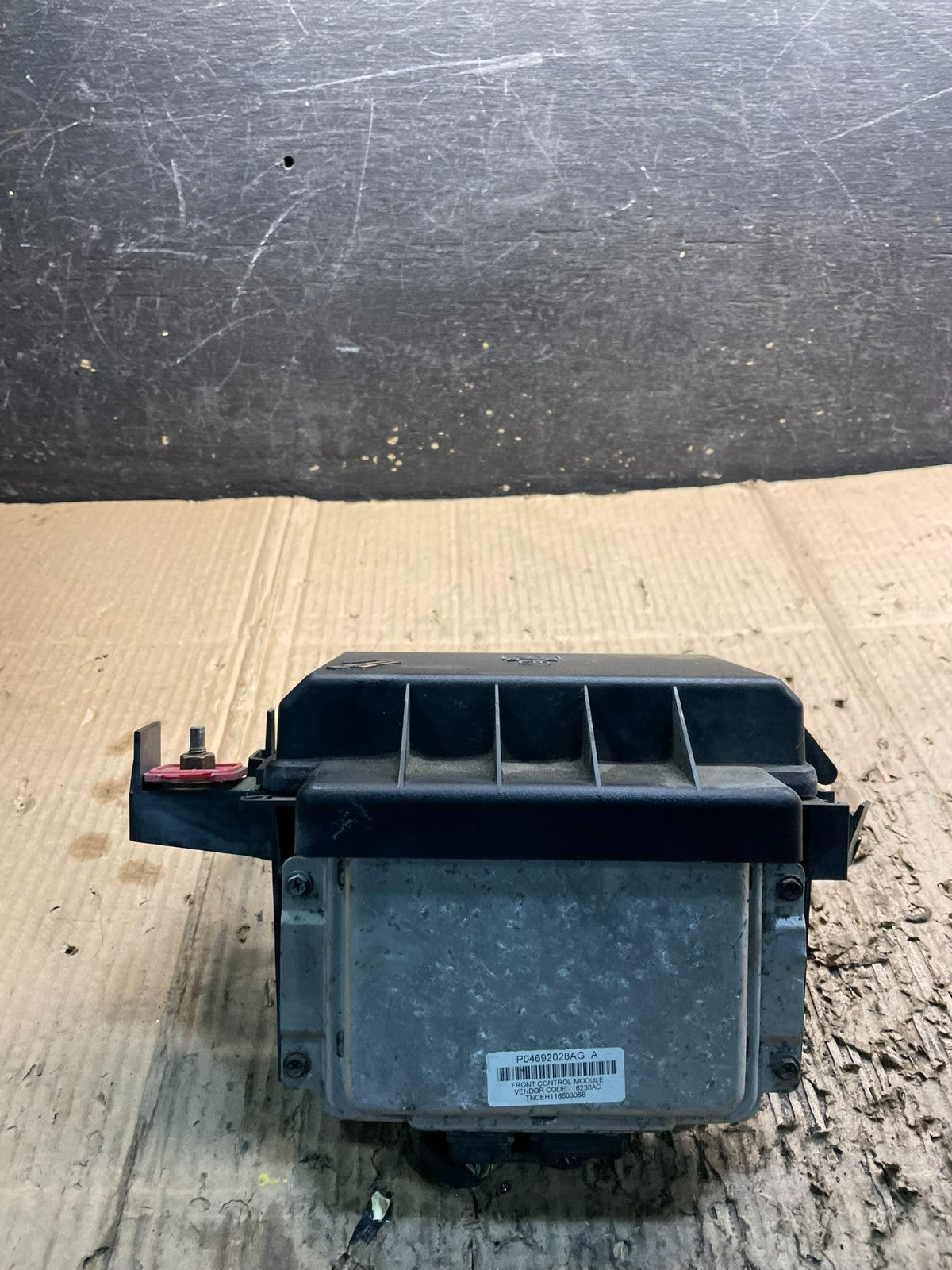 2005 2007 Dodge Charger  Fuse Box Body Control Module BCM X9839  DG0