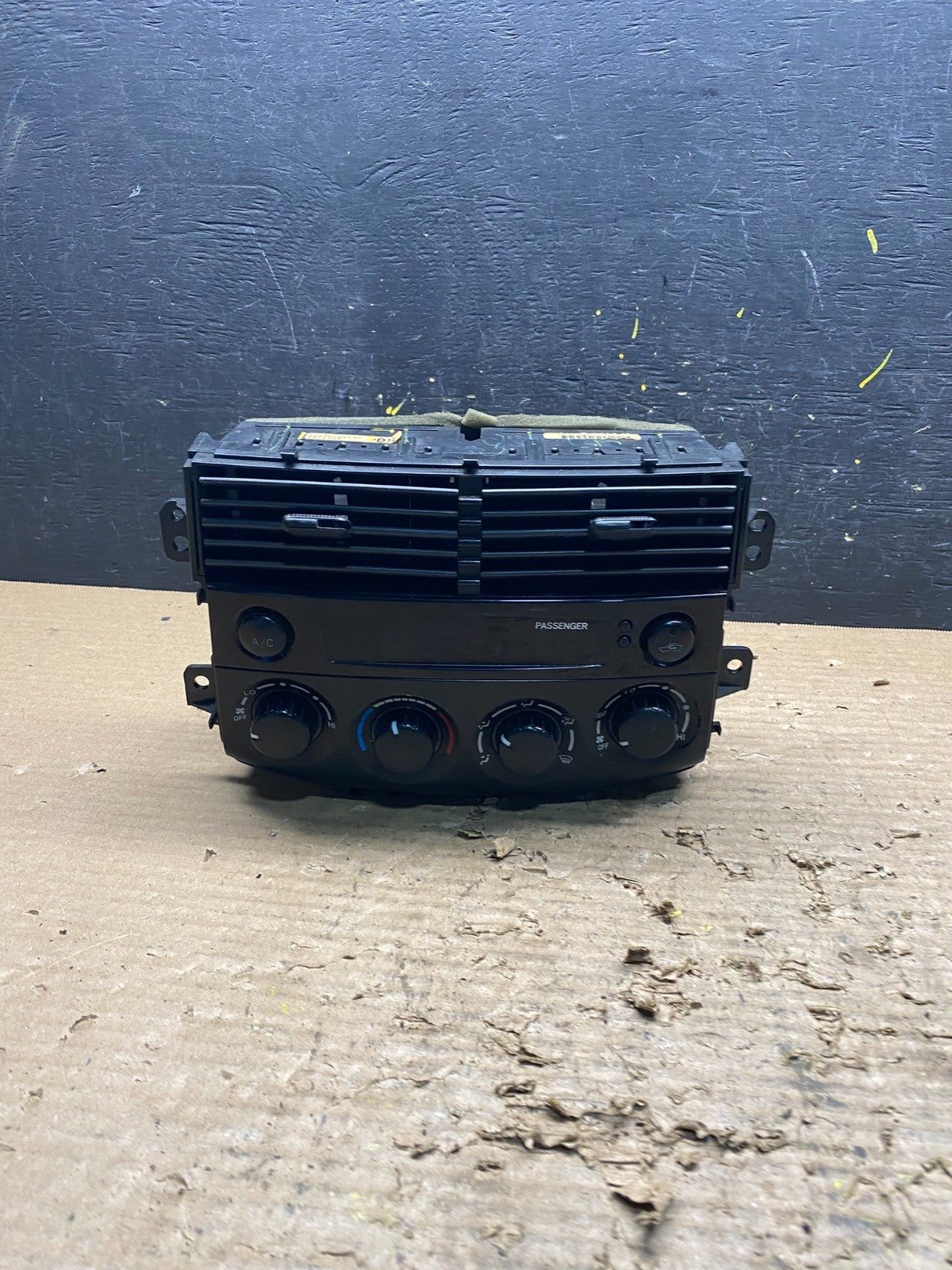 2004-2005 Toyota Sienna A/C Climate Heater Temperature Control Air Vent S9094 DG0