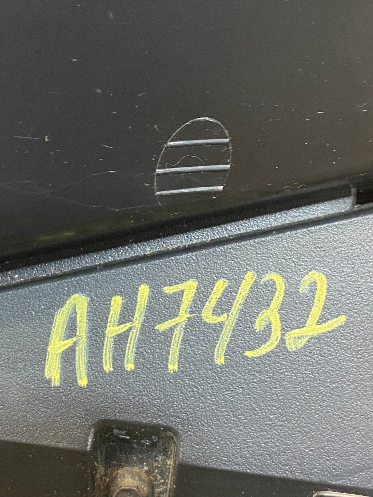2002 to 2005 Dodge Ram 1500 Glove Box Compartment ah7432 DG7