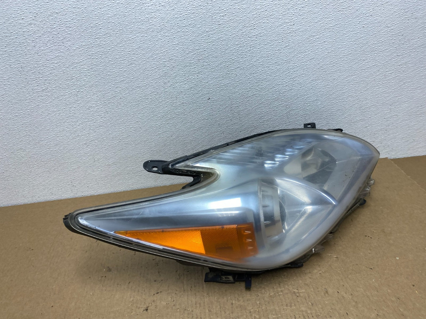 2010 - 2011 Toyota Prius Right Passenger Rh Halogen Headlight TYC AC1060 DW2