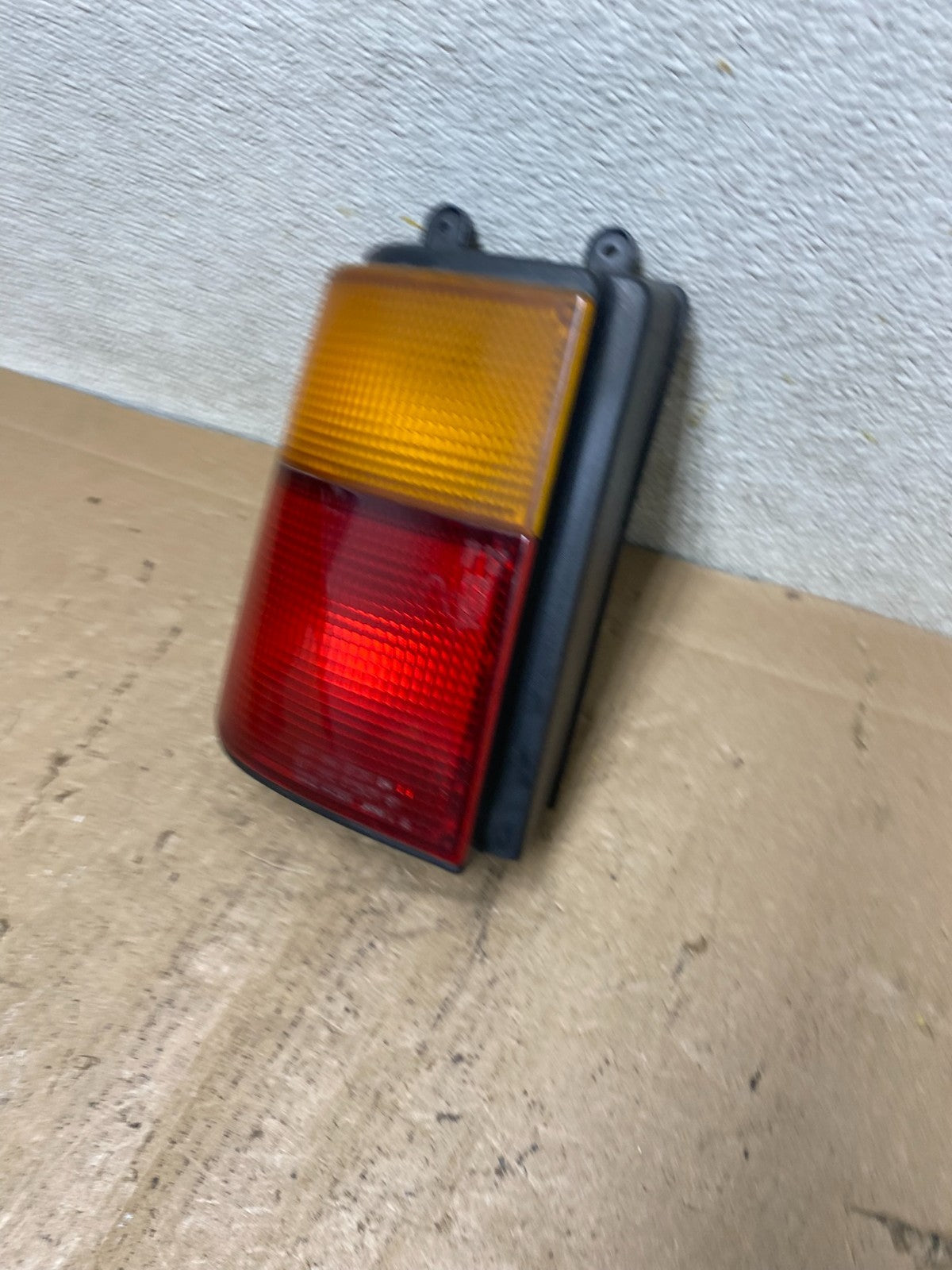 1989 to 1998 Mazda Mpv Left Driver Lh Side Tail Light Oem S0941 DW1