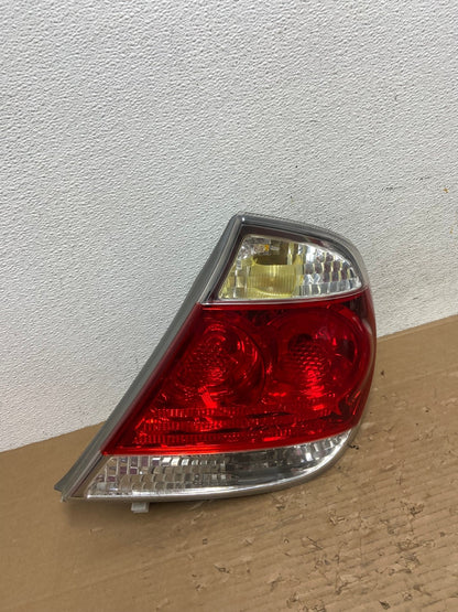 2005 to 2006 Toyota Camry Tail Light Right Passenger Side AD4318 LK2