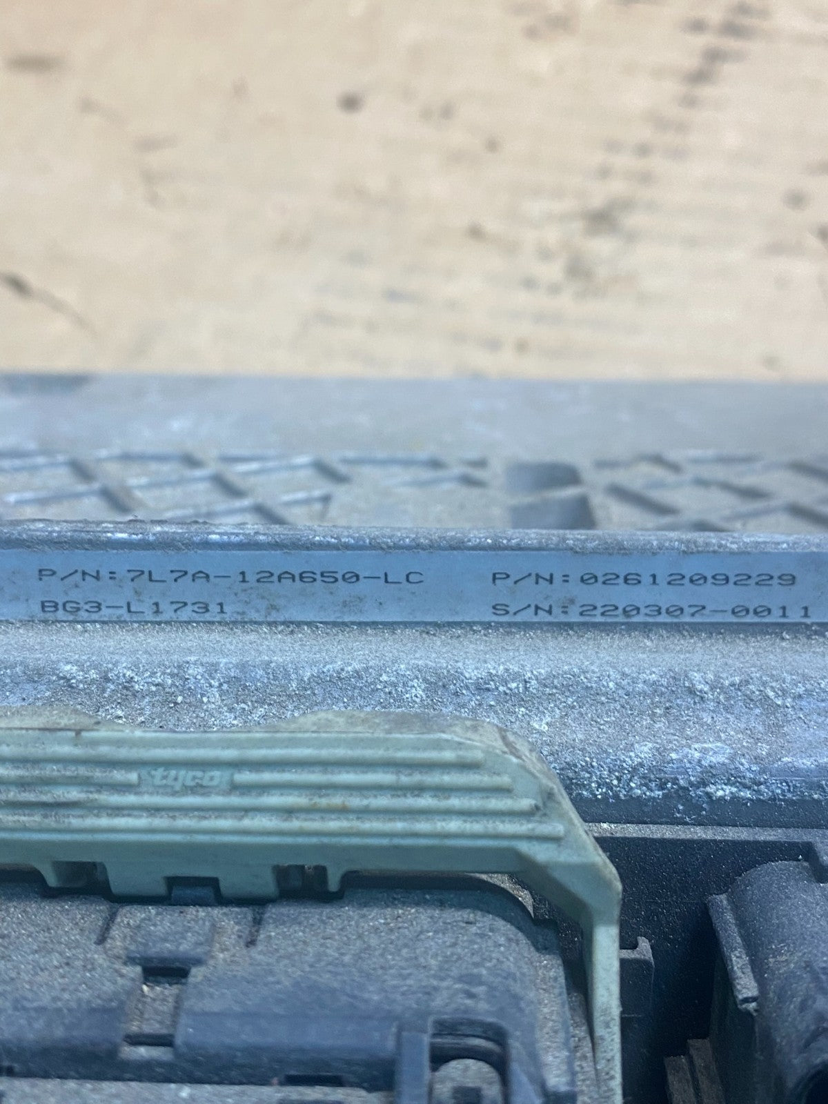 2007 to 2008 Lincoln Navigator Computer Engine Control ECU ECM Module ad7643 DG2