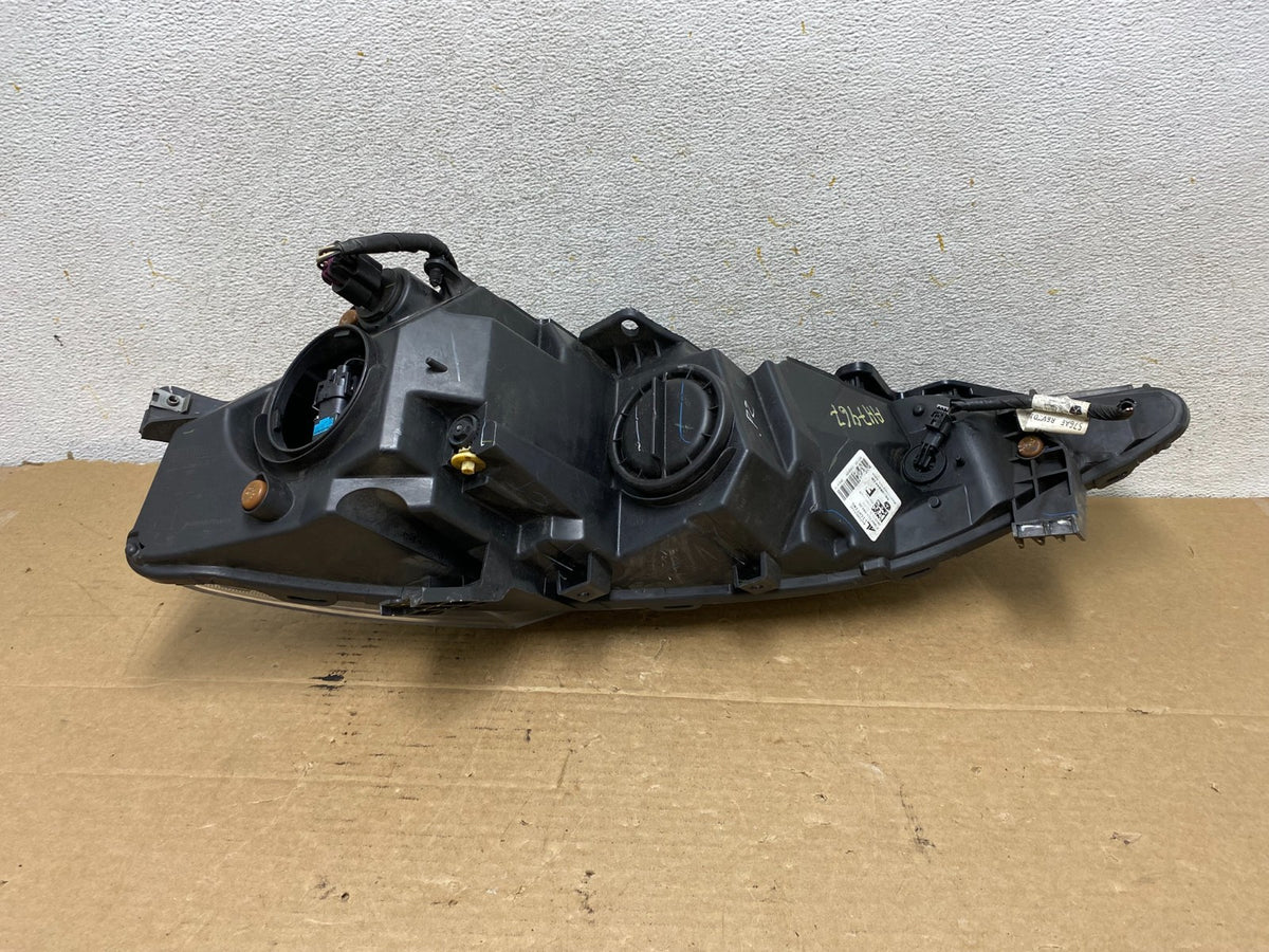 2017 to 2021 Chrysler Pacifica Right Passenger Halogen Headlight ah7967 DG7