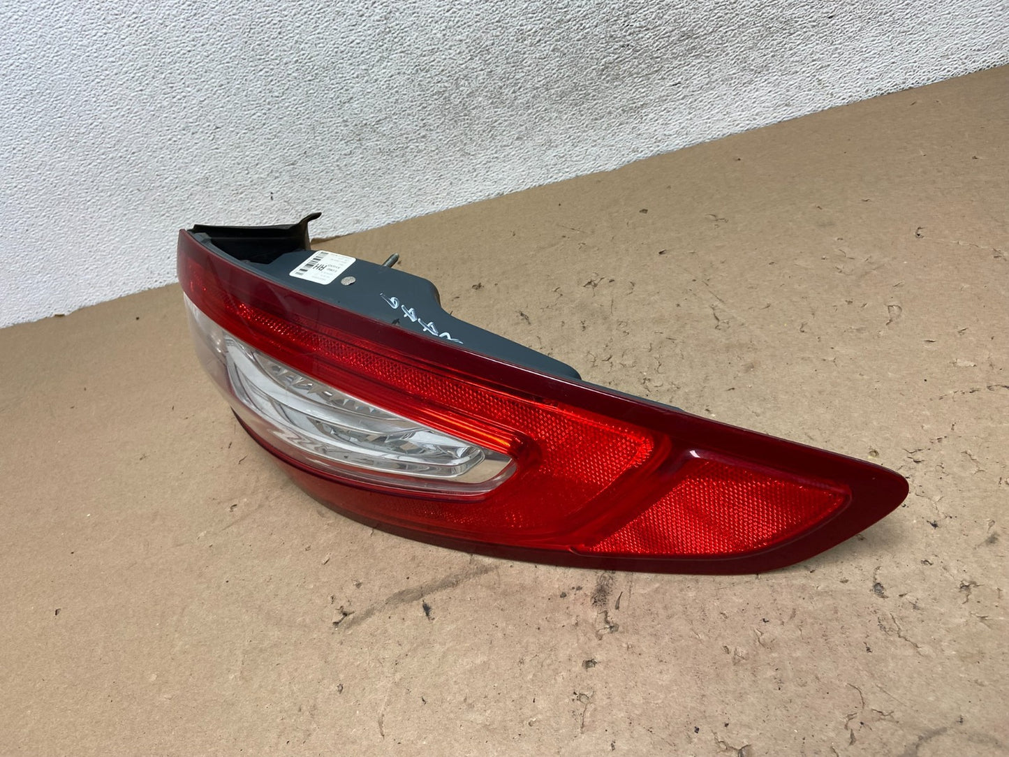 2013 to 2016 Ford Fusion Right Passenger RH Side Tail Light AG43481