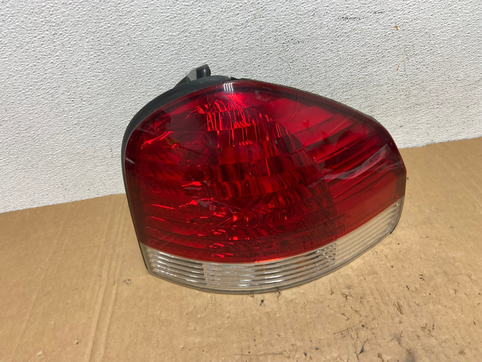 2005 to 2006 Hyundai Santa Fe Right Passenger Rh Side Tail Light AD3264 LK0
