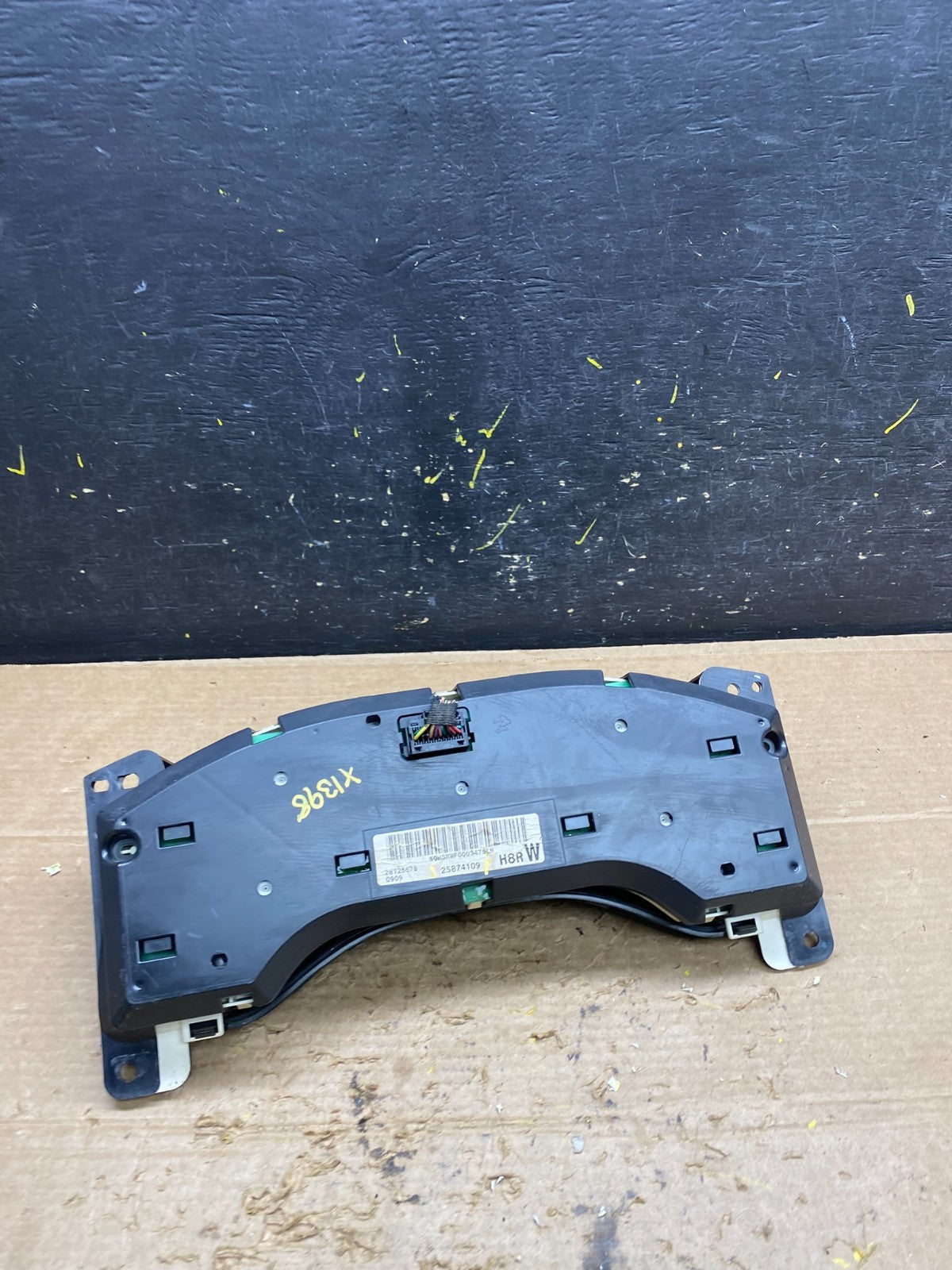 2008 to 2010 Chevrolet Express Speedometer Cluster Gauge x1398 DG6