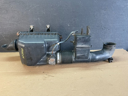 2001-2004 Toyota Sequoia Tundra 4.7L V8 Air Cleaner Intake Filter Box AF3407 DW5