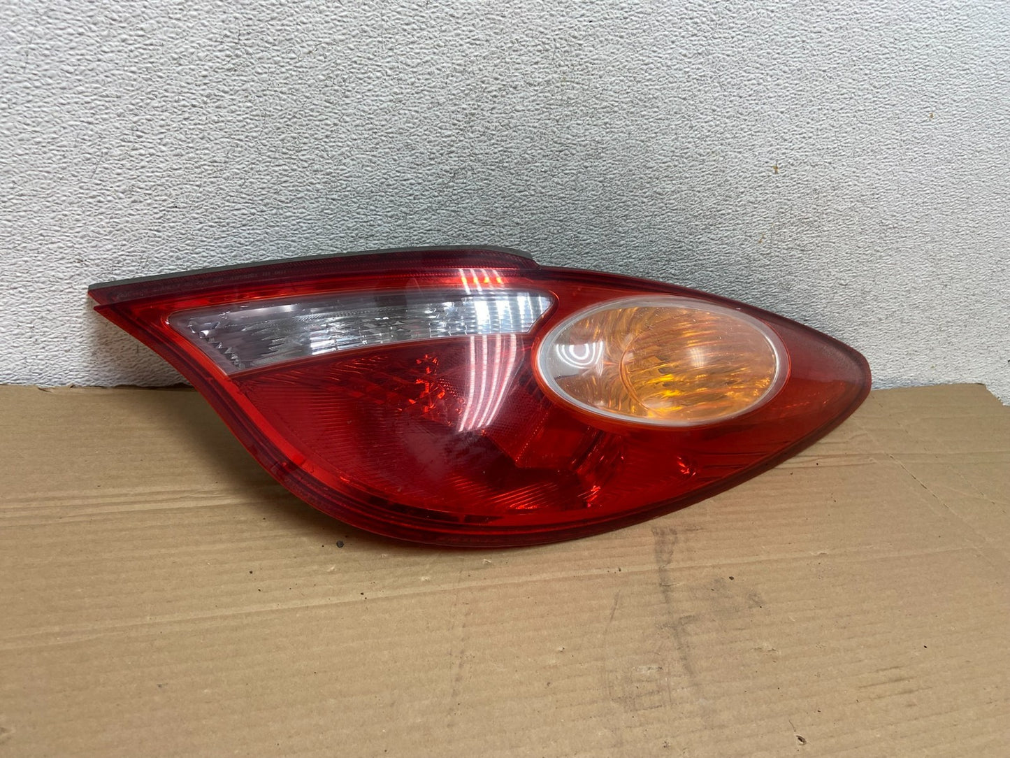 2004 to 2006 Toyota Solara Right Passenger Side Tail Light AG8859 DW1