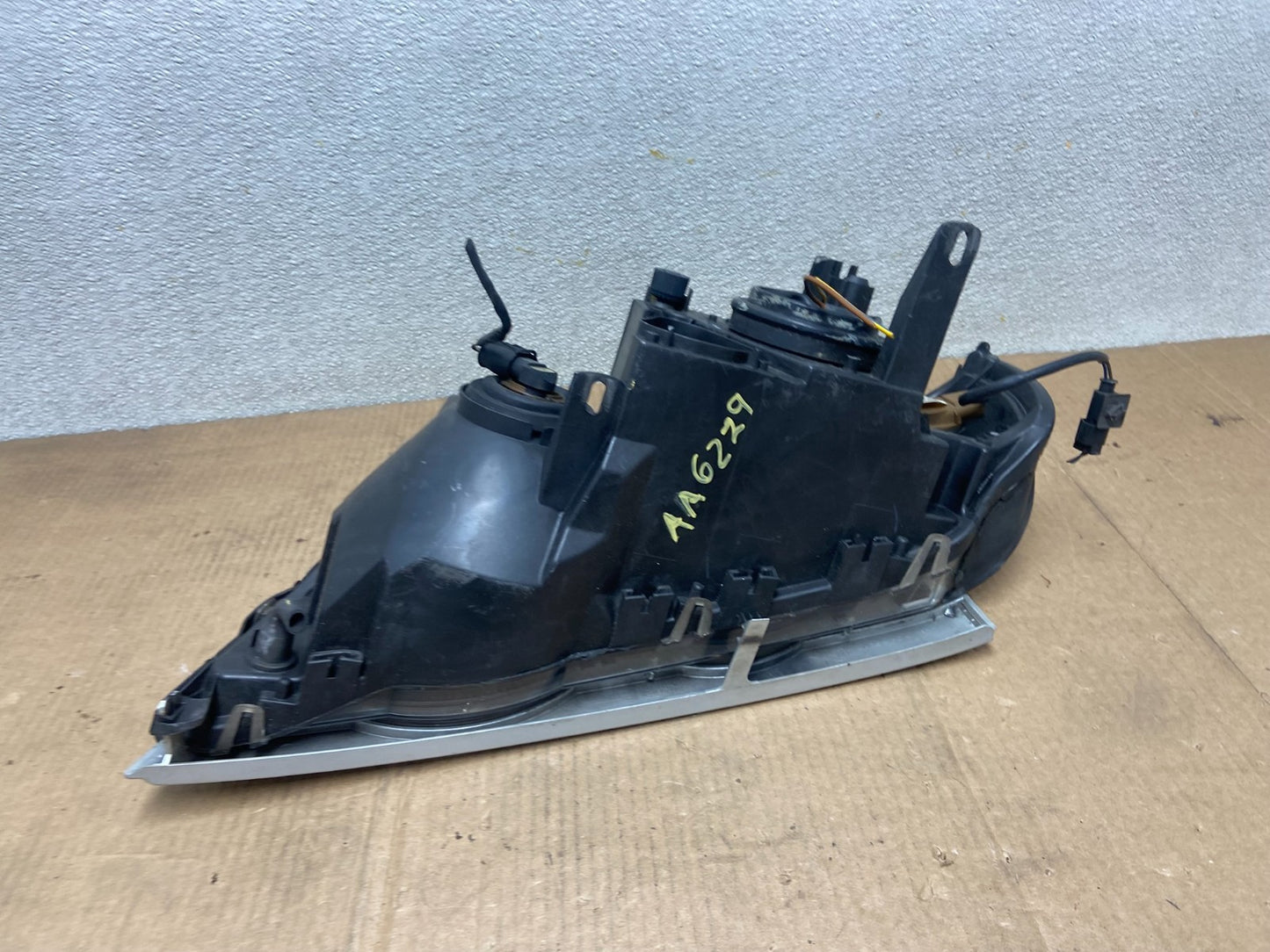 2000-2003 Bmw X5 E53 Headlight Right Passenger Rh Side Halogen OEM AA6229 DW7
