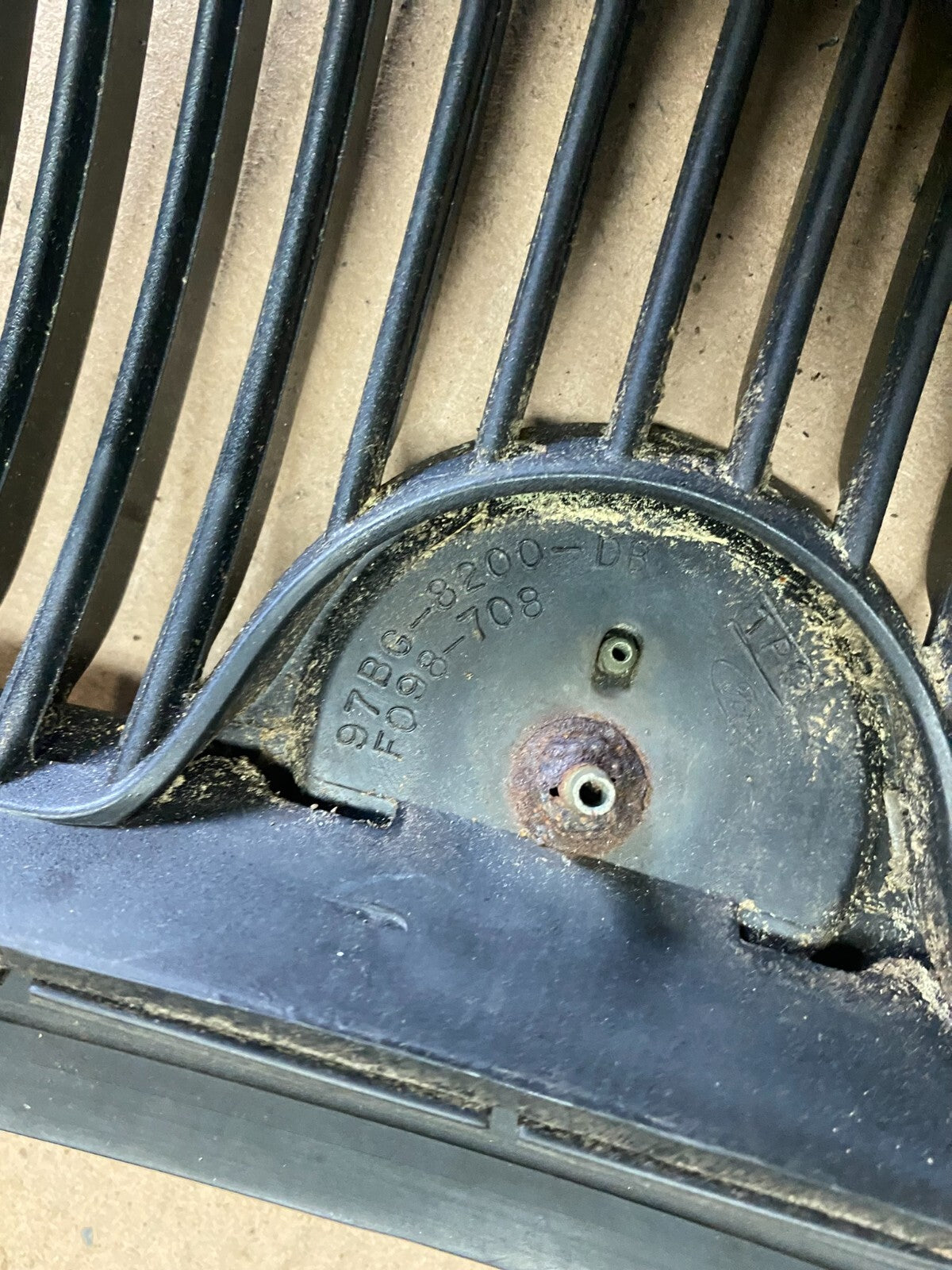1998 1999 2000 Mercury Mystique Front Upper Grill Grille OEM O7815 DG12