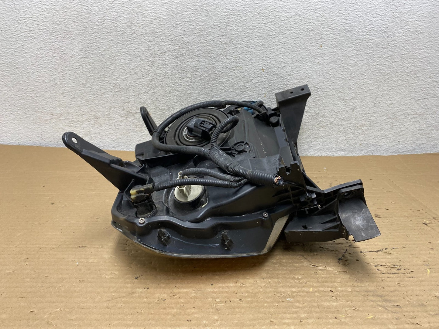 2009 2010 2011 Honda Pilot Left Driver LH Halogen Headlight AG9110 DW9