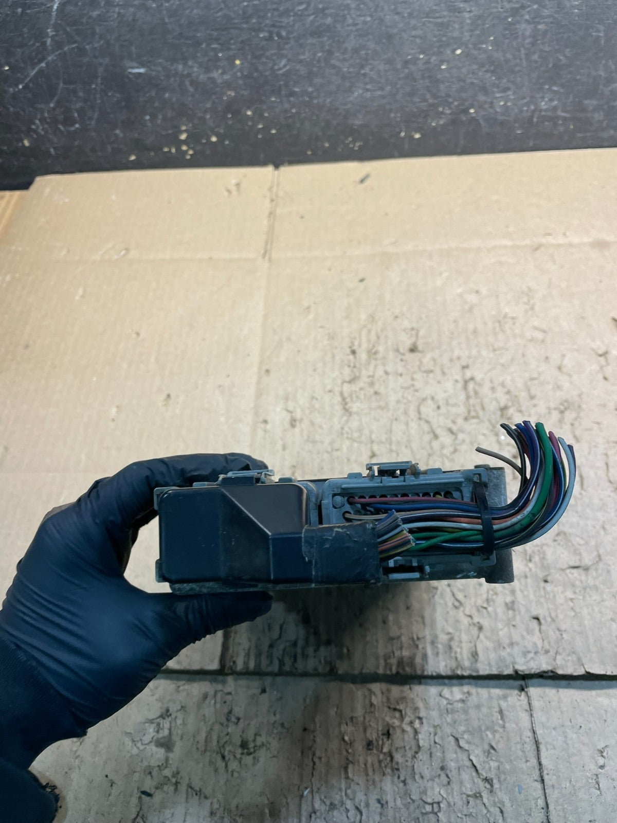 2000 Chrysler  Caravan  3.3L Engine Control Unit ECU Module W1439 DG1